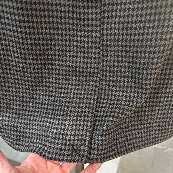 Banana Republic Houndstooth Knit Pencil Skirt - Black/Gray Size 0 - Picture 5 of 8